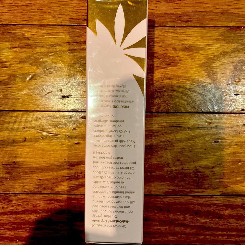 COPY - High On Love Dry Body Oil - Picture 3 of 6